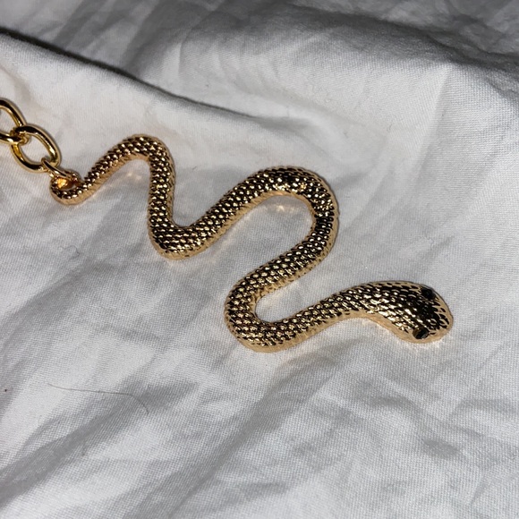 SHEIN adjustable gold snake charm hip/waist body chain. One size. - Picture 6 of 9